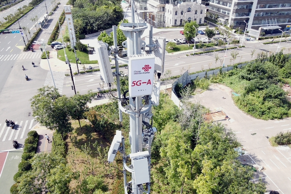 智联低空绘新景 通感赋能促振兴——济南联通成功建成开通山东省内首个5G-A毫米波通感一体化基站