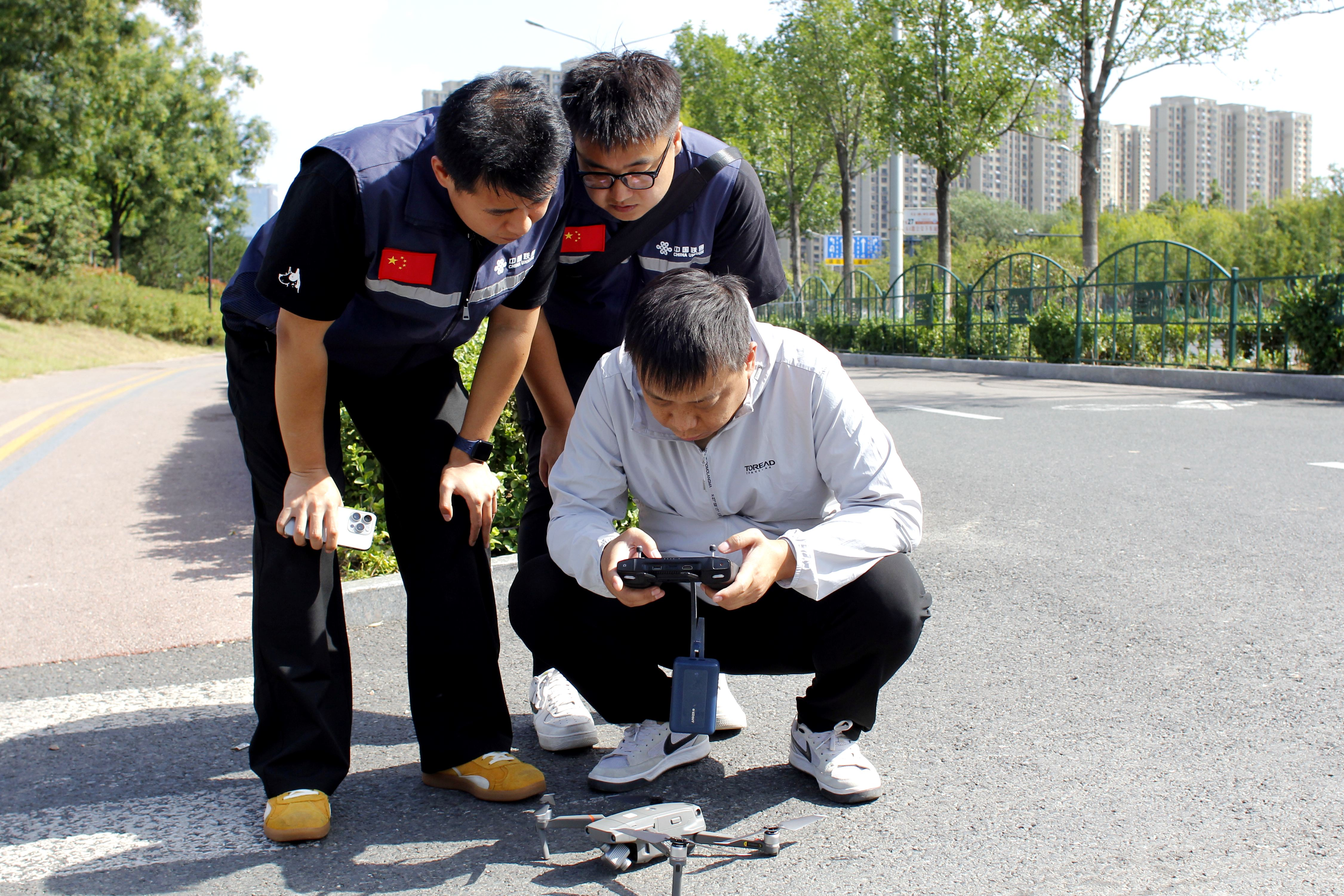 智联低空绘新景 通感赋能促振兴——济南联通成功建成开通山东省内首个5G-A毫米波通感一体化基站