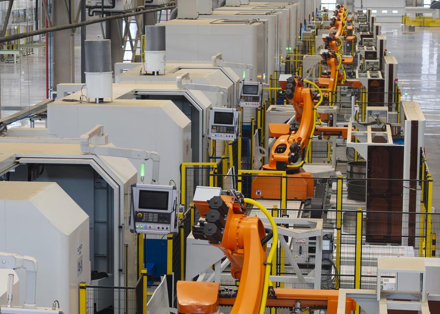 로봇이 조립하고 무인차량이 나르고...AI·5G가 이끈 中 산업 스마트화 '눈길'