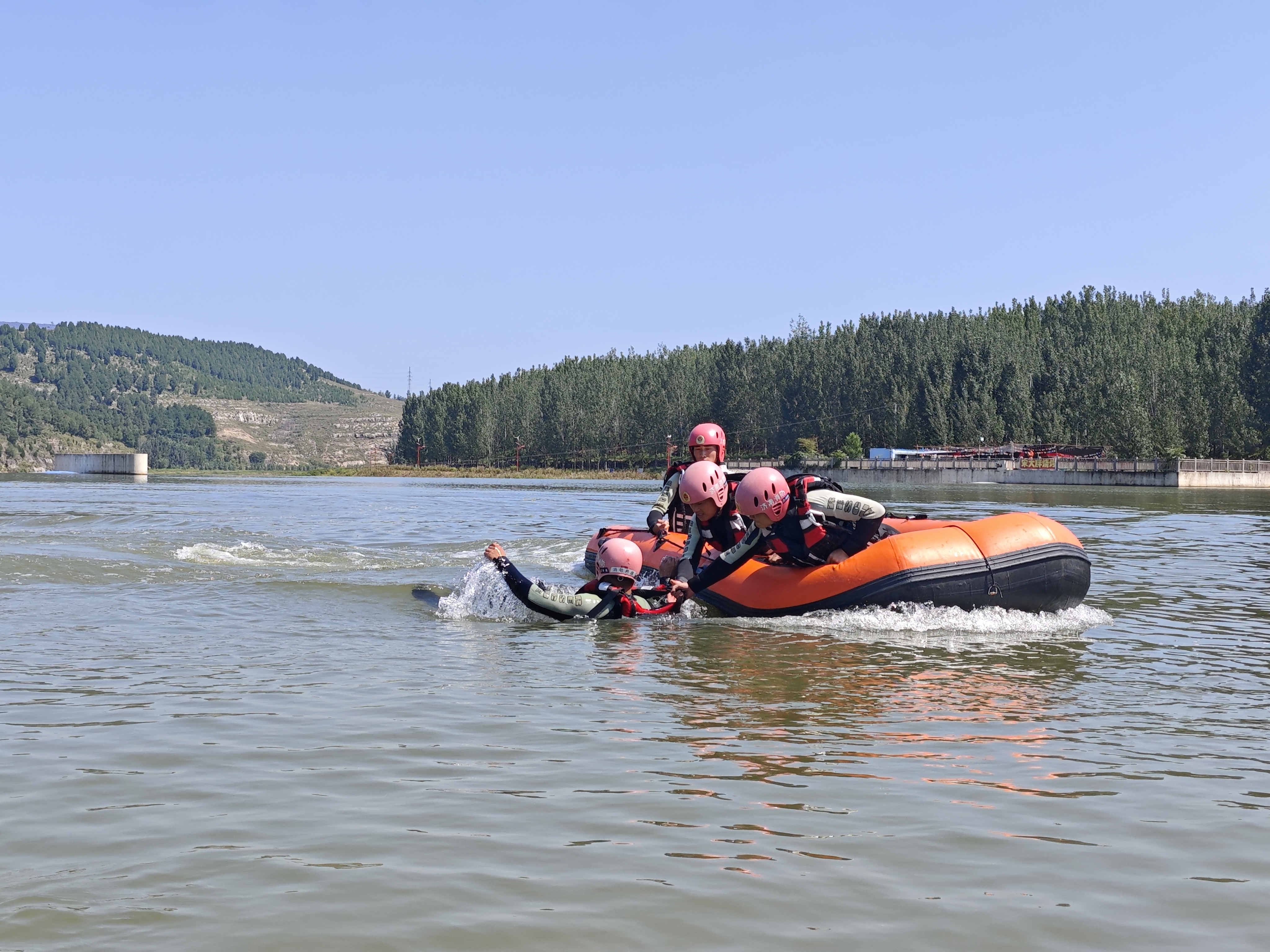 国家消防救援局山东机动队伍|秋风铁马练兵场 野外驻训强能力
