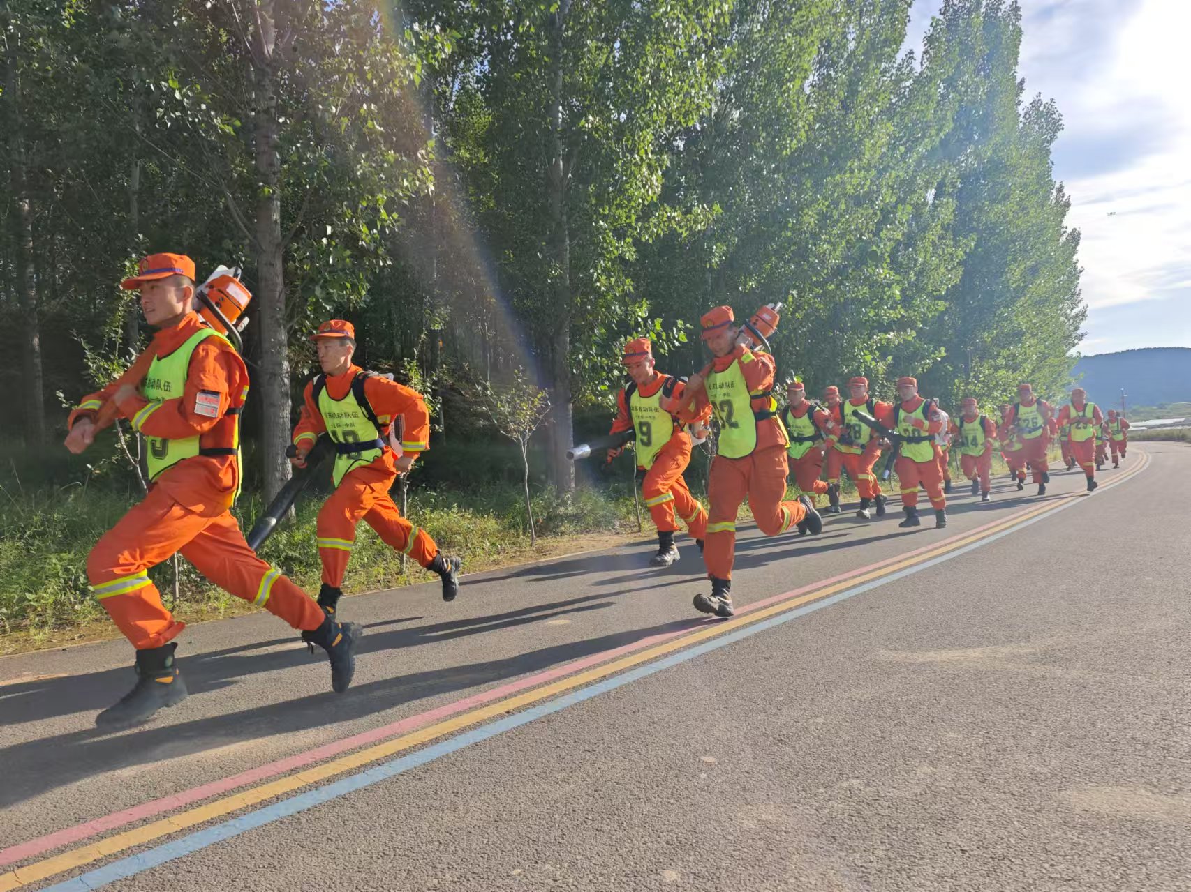 国家消防救援局山东机动队伍|秋风铁马练兵场 野外驻训强能力