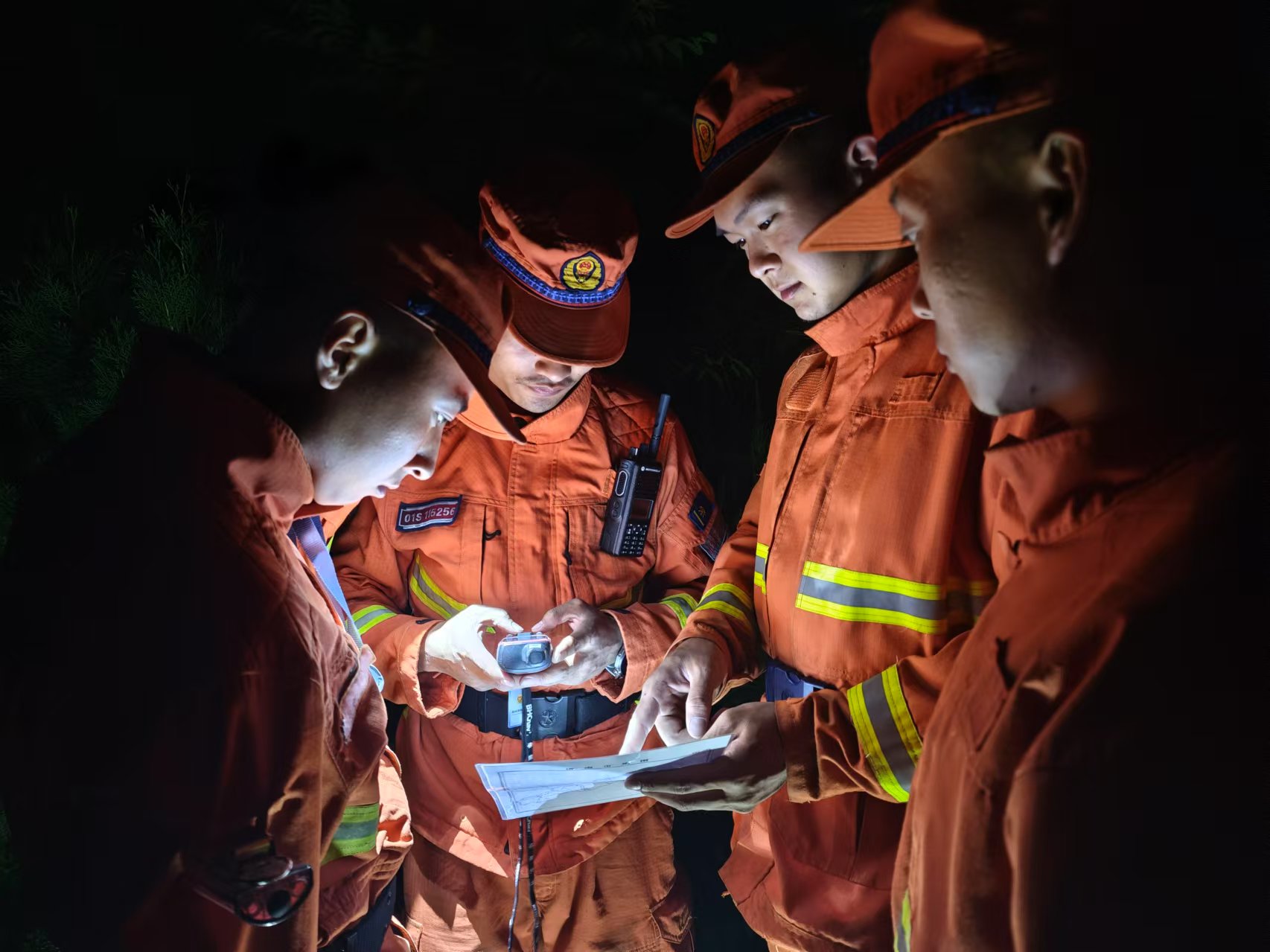 国家消防救援局山东机动队伍|秋风铁马练兵场 野外驻训强能力