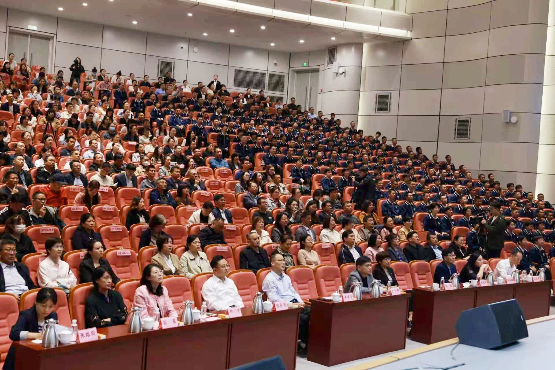 震撼！济南市大中小学爱国和国防教育思政大课活动在历城区举办