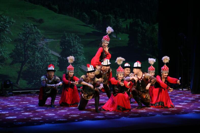 Артисты из Синьцзяна выступили в Кыргызстане