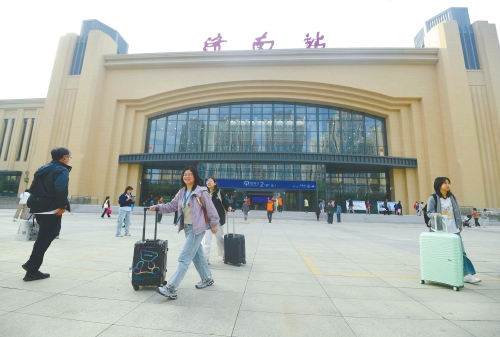 连通南北 方便出行 济南站新建北站房正式启用