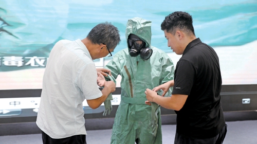 迷彩少年 青春铸魂