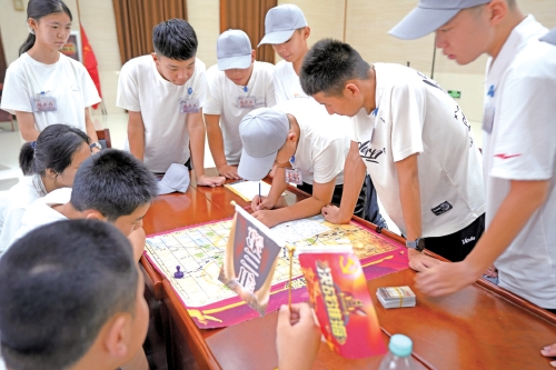 迷彩少年 青春铸魂