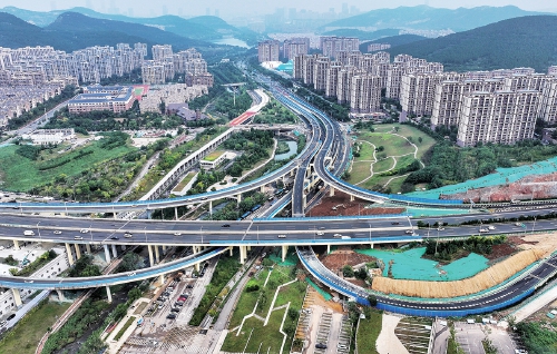 龙鼎立交匝道、奥体西路北延今日通车