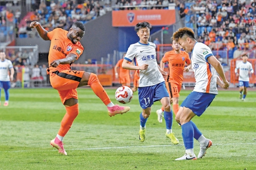 中超争冠大戏悬念陡增 泰山队或扮演重要角色