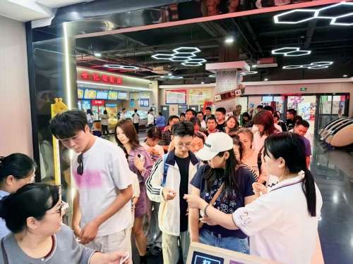 2025电影国庆档掀起热潮：《志愿军3》成家庭首选，《731》后劲坚挺