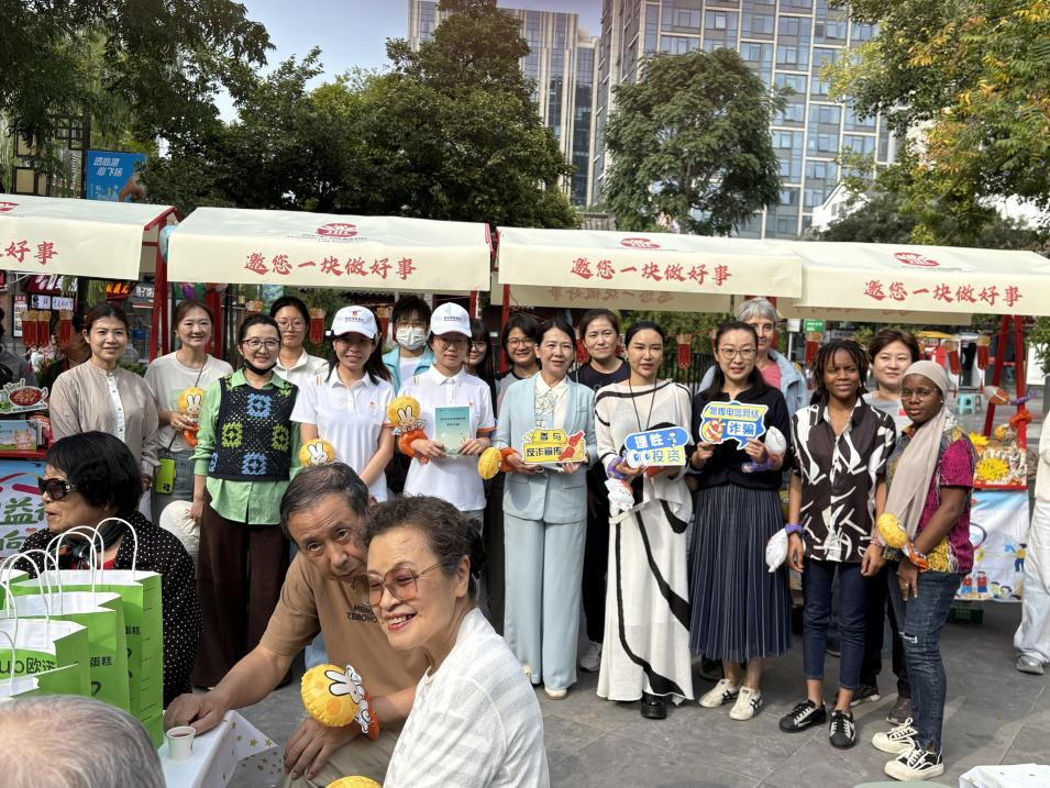 阳光人寿山东分公司巧设“国际课堂”：中秋文化市集月饼传情 对话国际友人反诈连心