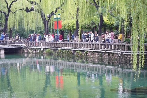 一年四季 泉在济南丨泉水错峰游持续火热