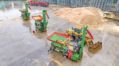 视觉：雨中夺粮 颗粒归仓