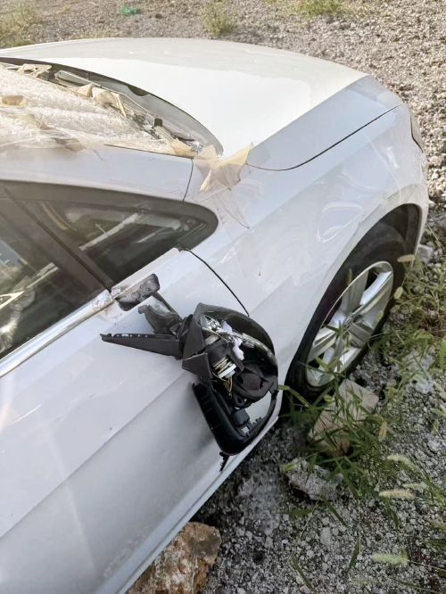 车辆出事故被扣，在指定停车场被损坏多处 大陆救援：会配合处理后续问题