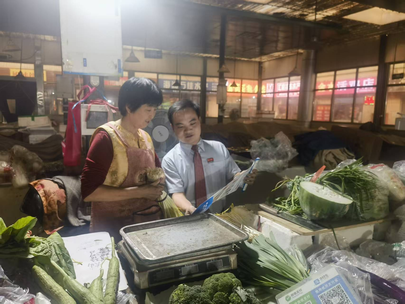 广发银行东营分行开展“相伴银发 ,书写暖心篇章”宣传活动