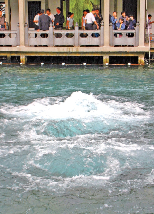 济南记忆：观澜亭前几盈枯