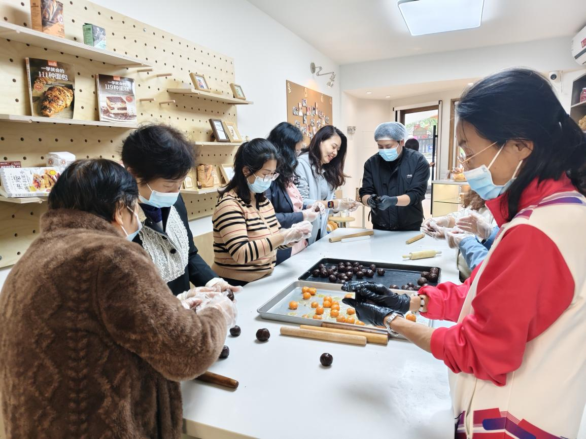 情暖夕阳 阳光相伴 阳光人寿“敬老月”活动多维守护银龄生活