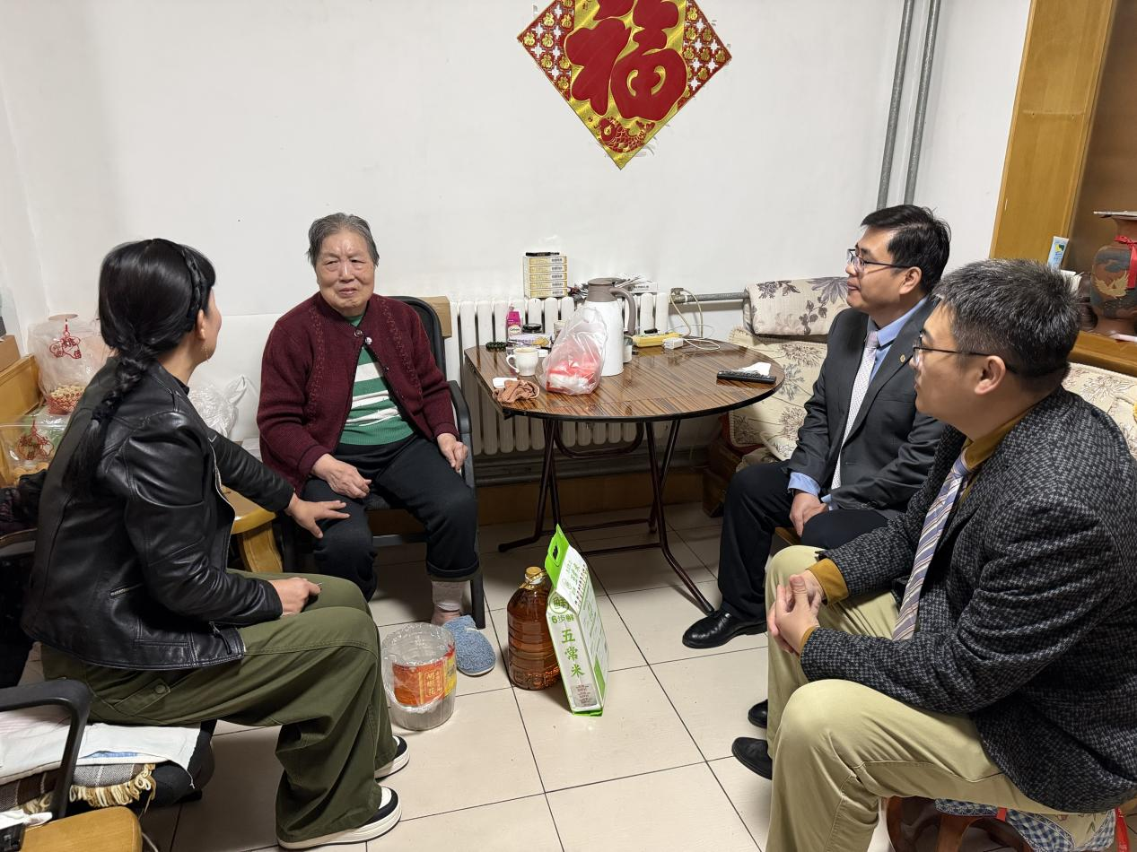 阳光人寿山东分公司党委携手华联社区开展敬老慰问活动