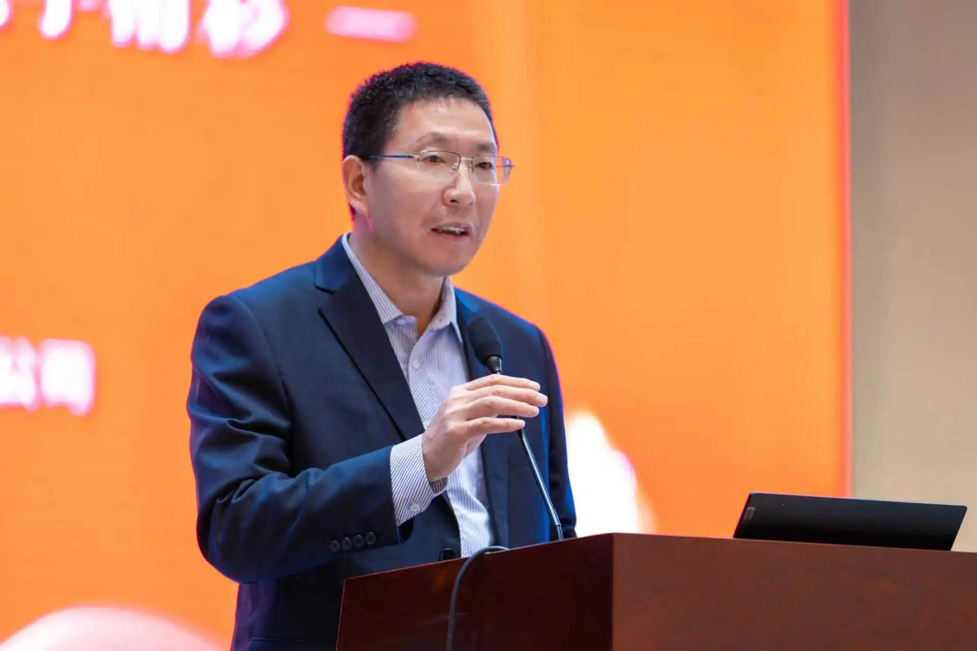 历城区举办第四届全国名家名师大讲堂 百余语文教师共探语文之道