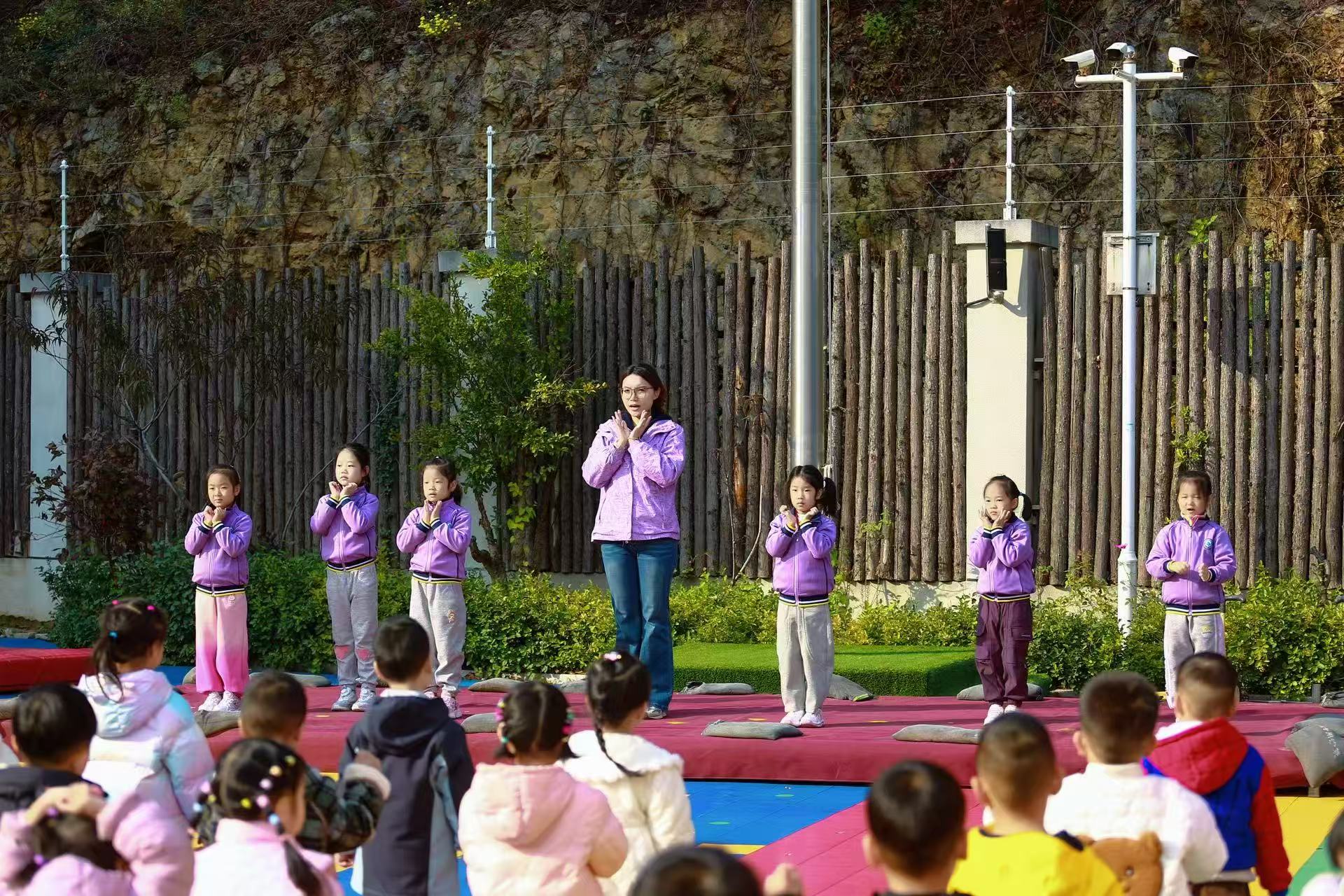 润文化浸润童心,传承敬老美德!蒙润幼教集团开展重阳节系列活动