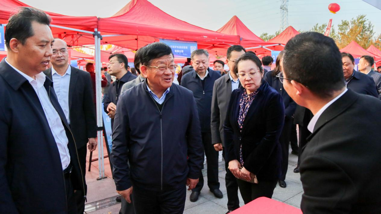 金秋十月赋咏新篇！ “选择济南 共赢未来”2025年驻济高校招聘会 济南工程职业技术学院站活动顺利举行