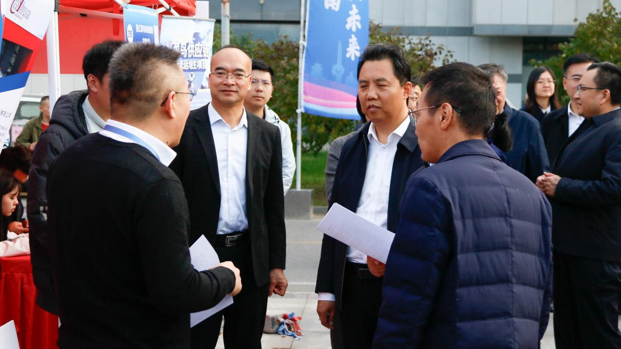 金秋十月赋咏新篇！ “选择济南 共赢未来”2025年驻济高校招聘会 济南工程职业技术学院站活动顺利举行