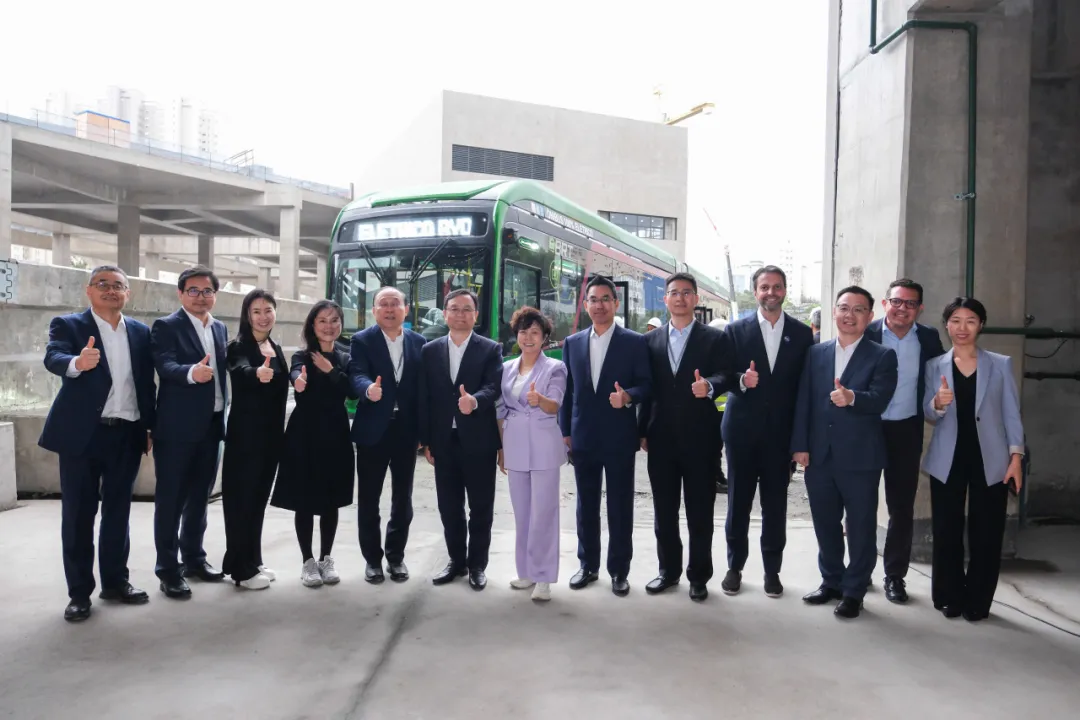 比亚迪巴西圣保罗17号线云轨项目测试完成,并交付首台22米电动大巴