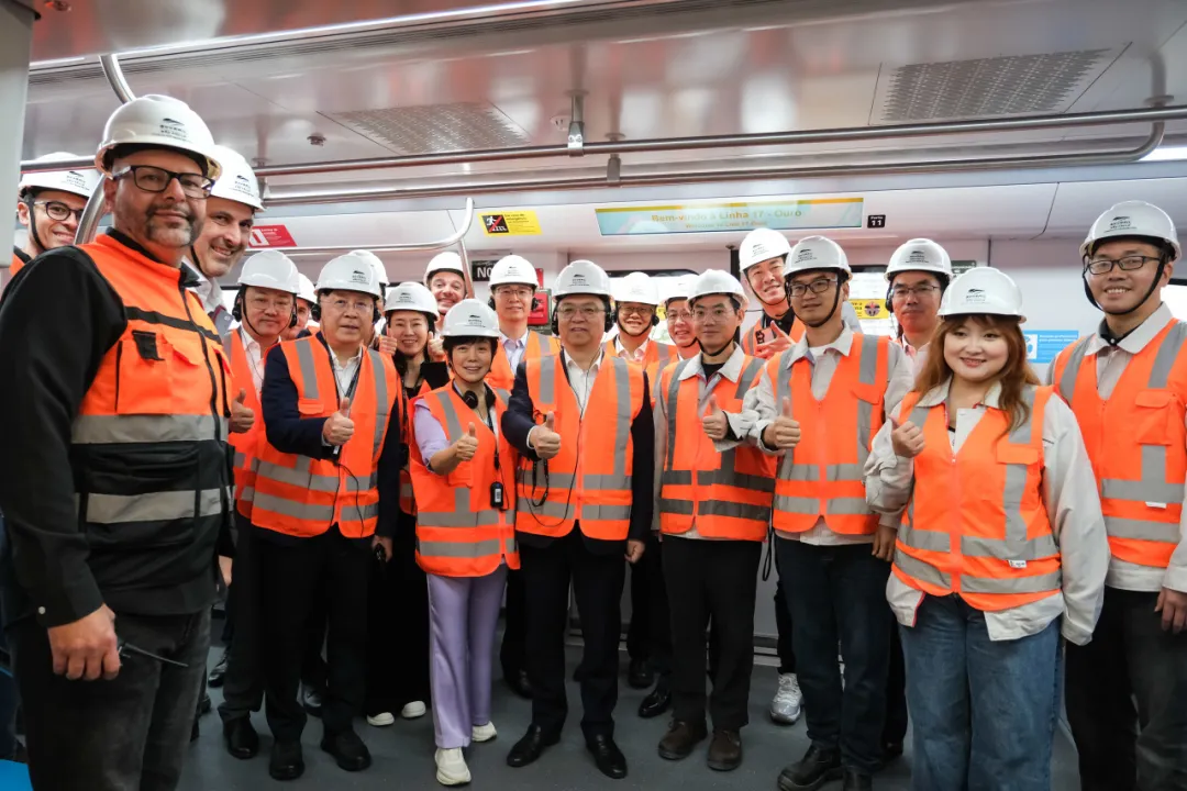 比亚迪巴西圣保罗17号线云轨项目测试完成,并交付首台22米电动大巴