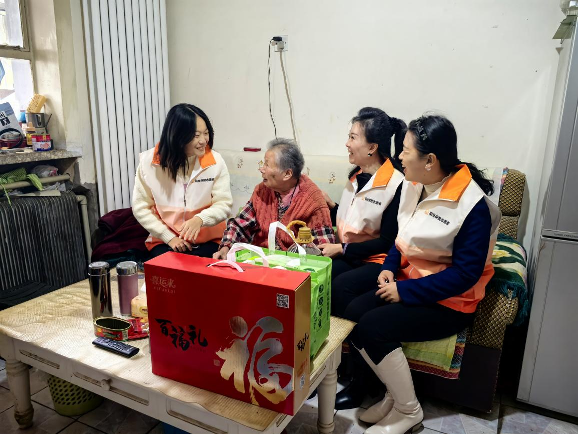 情暖桑榆度重阳 阳光人寿多机构联动开展敬老服务活动