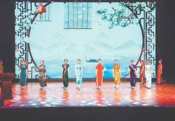 第六届“泉城晚晴·翰墨光影”老年文化艺术季颁奖仪式举行