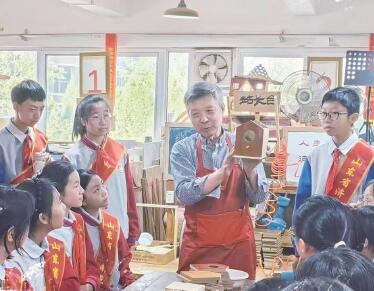 “党建引领 双轮驱动” 市委老干部局积极构建离退休干部作用发挥新机制