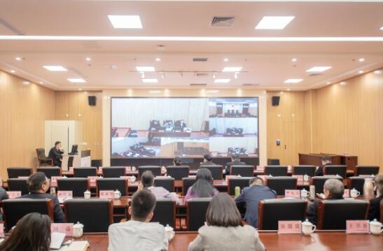 “法治课”开进庭审现场