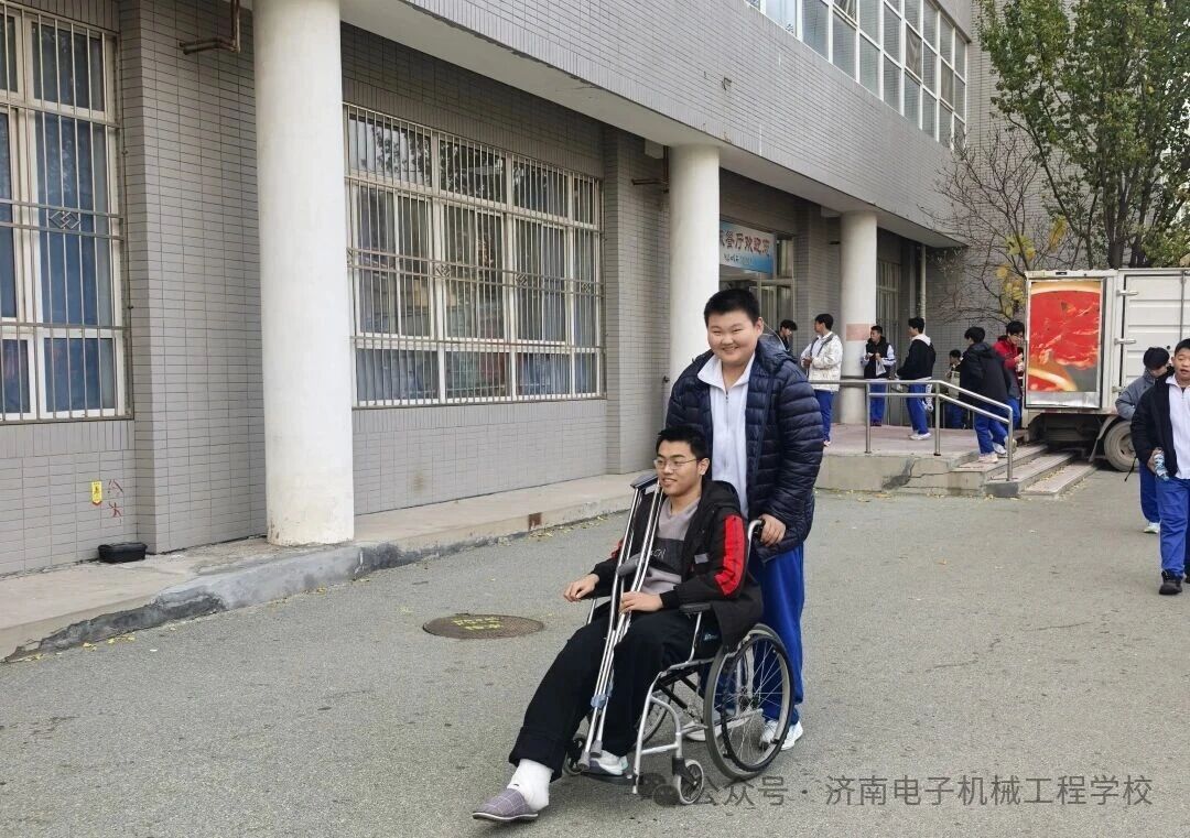 折翼亦飞翔：济南电子机械工程学校韩知衡同学的逐梦之路
