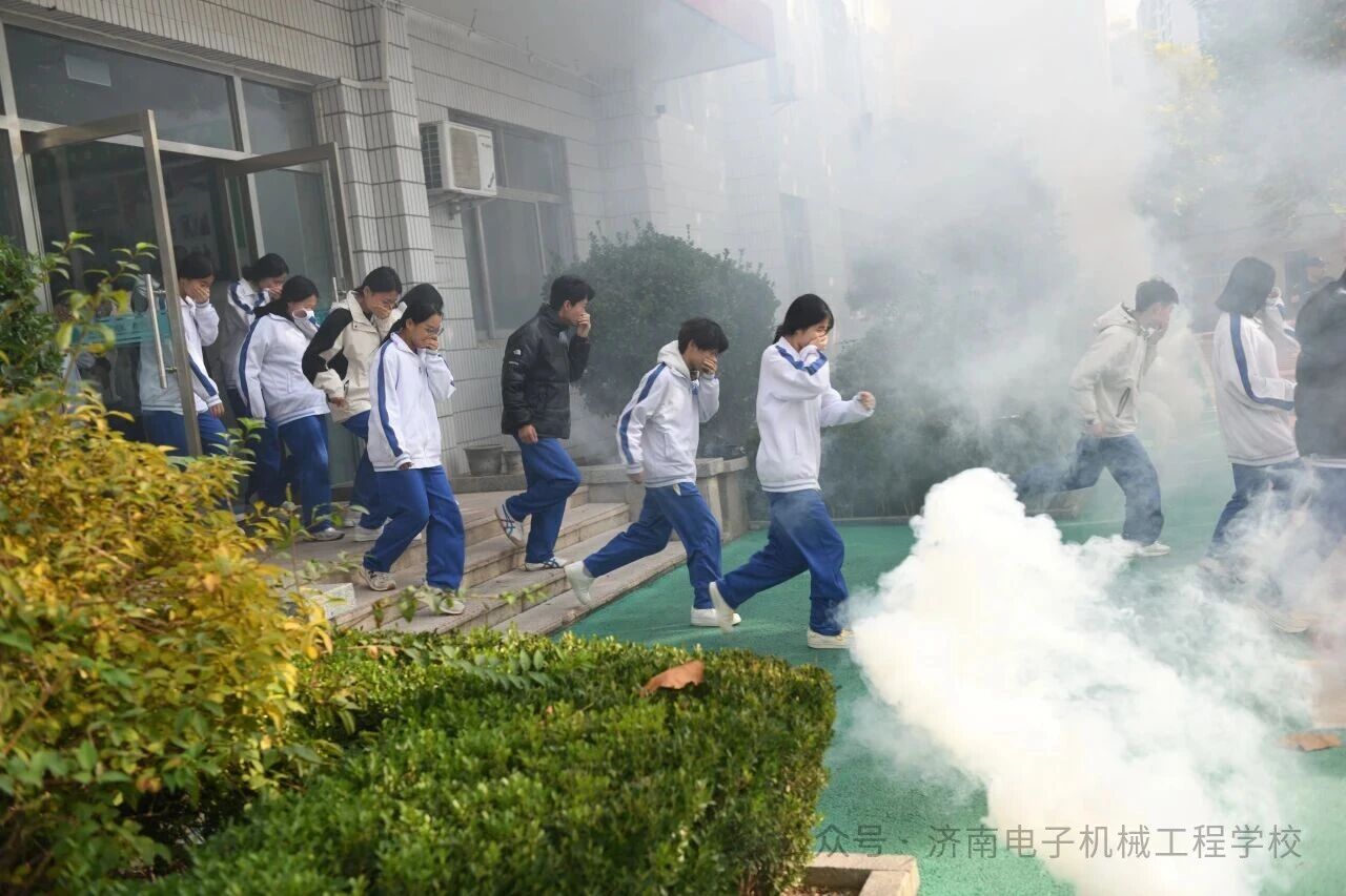 济南电子机械工程学校开展消防知识实操培训