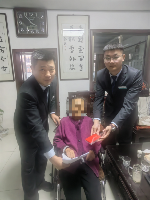 农行章丘支行营业部：上门服务零距离，暖心服务解民忧