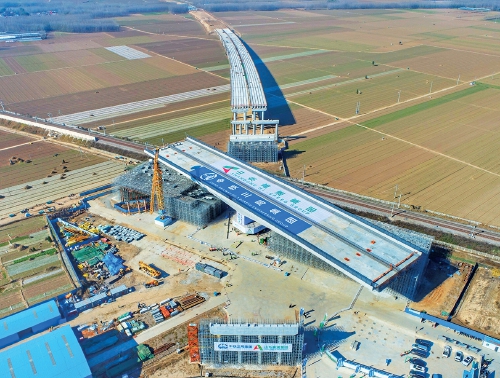 济临高速公路上跨邯济铁路立交桥成功转体