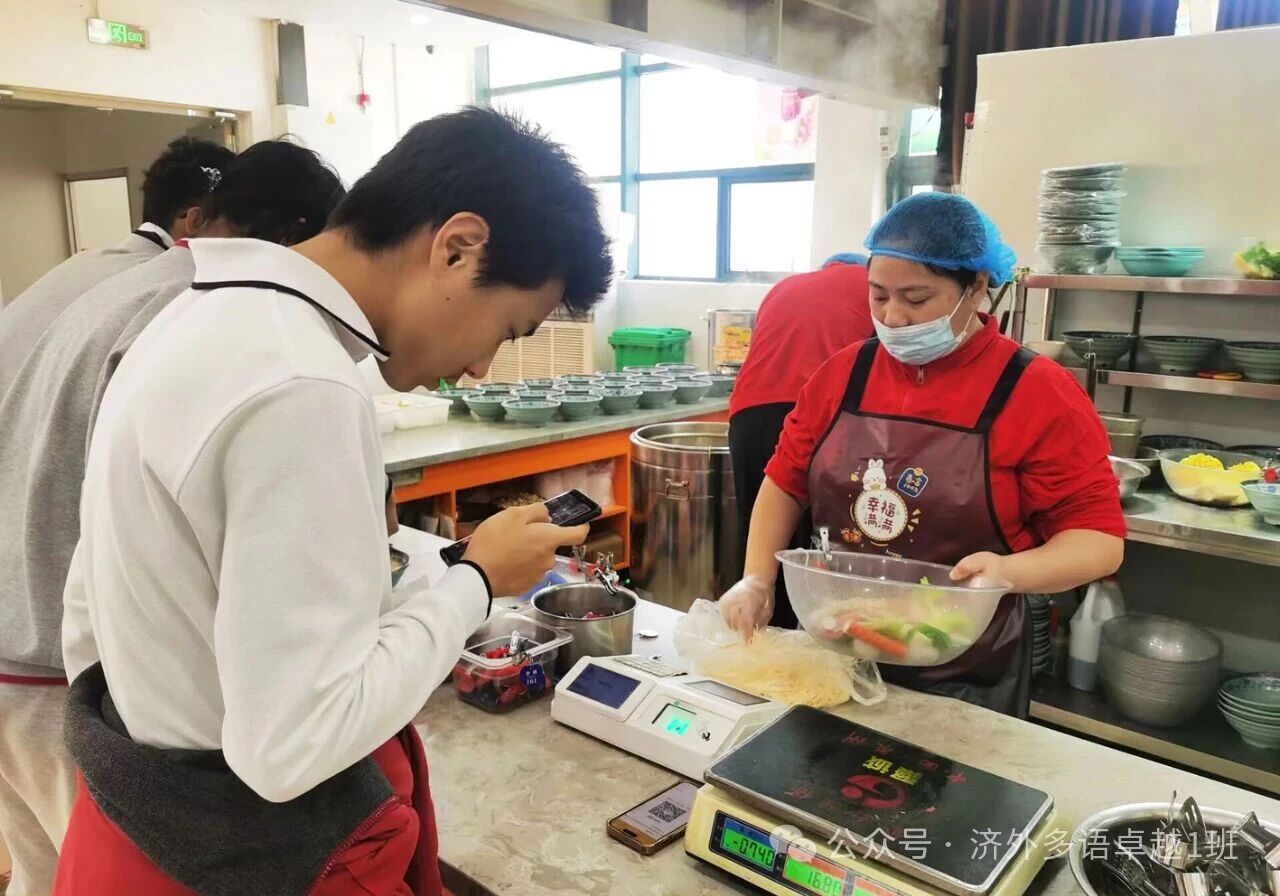 “行走的课堂”走进济南机床二厂和齐鲁工业大学