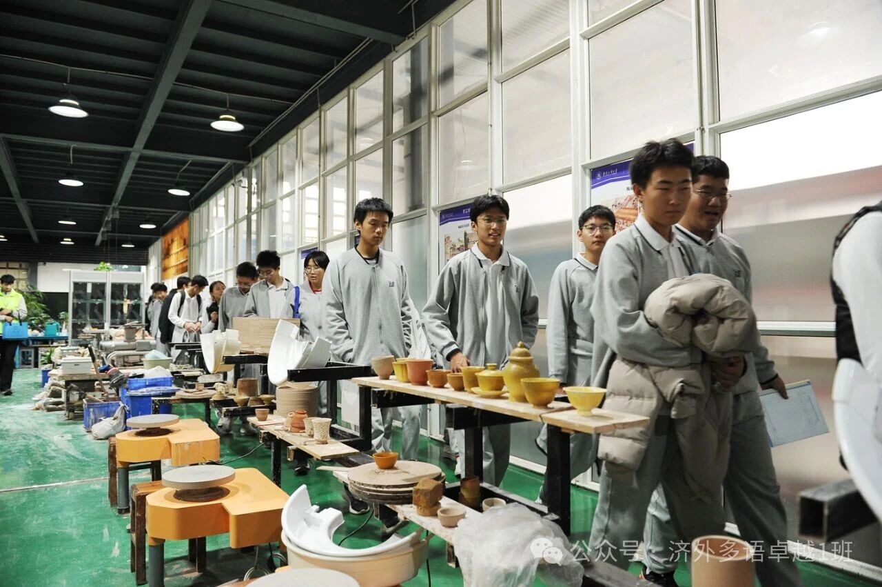 “行走的课堂”走进济南机床二厂和齐鲁工业大学