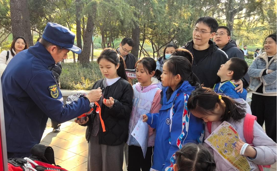 雏鹰展翅担气候使命 童心聚力绘绿色未来