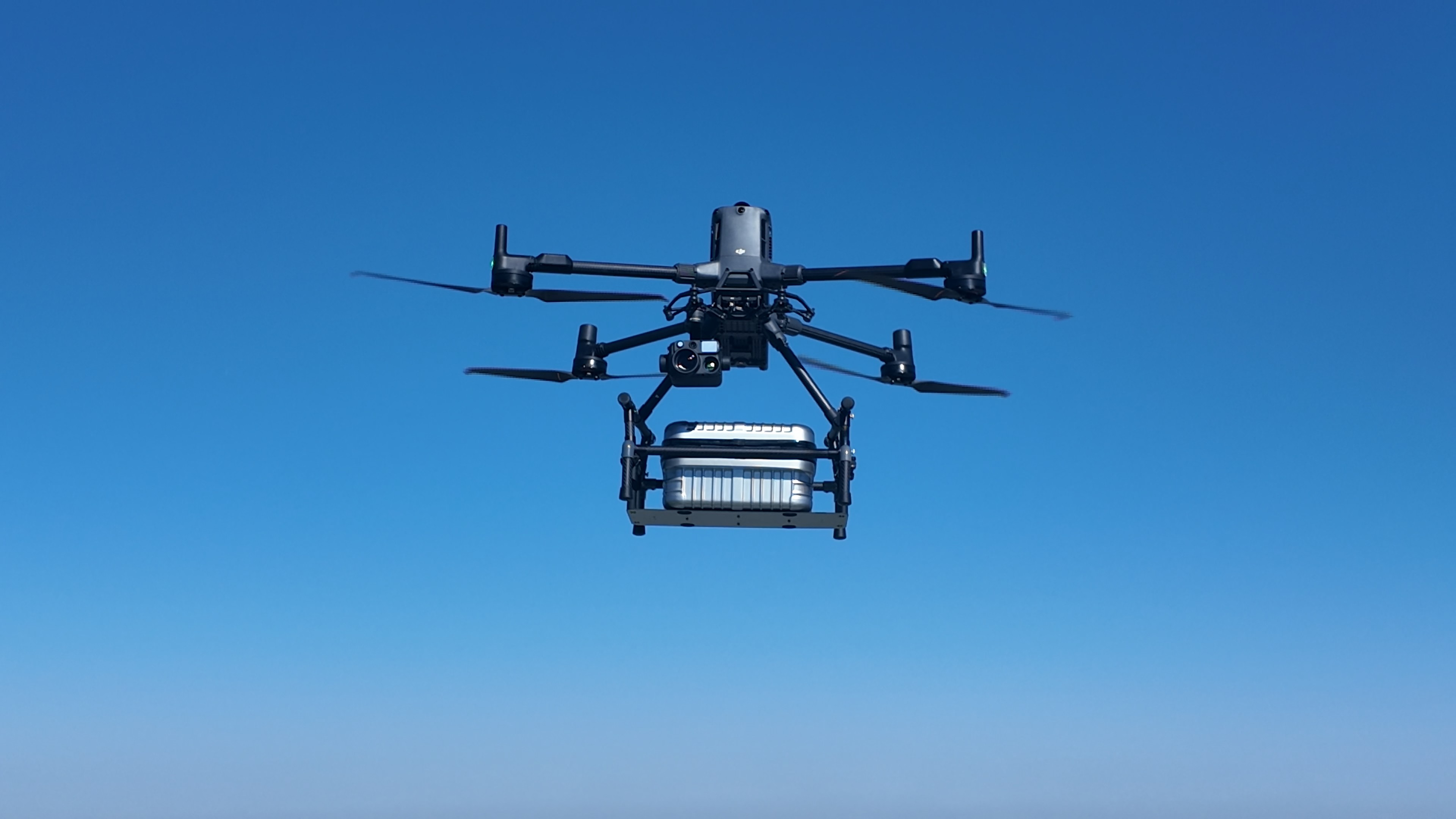 融媒·见证丨无人机运送检测样本,完善公共卫生应急体系——“医防融合专线”,启航!