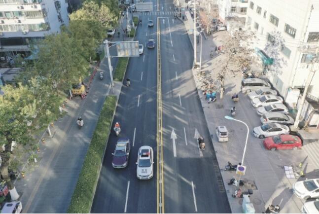 山大路快车道焕然一新 通行效率显著提升