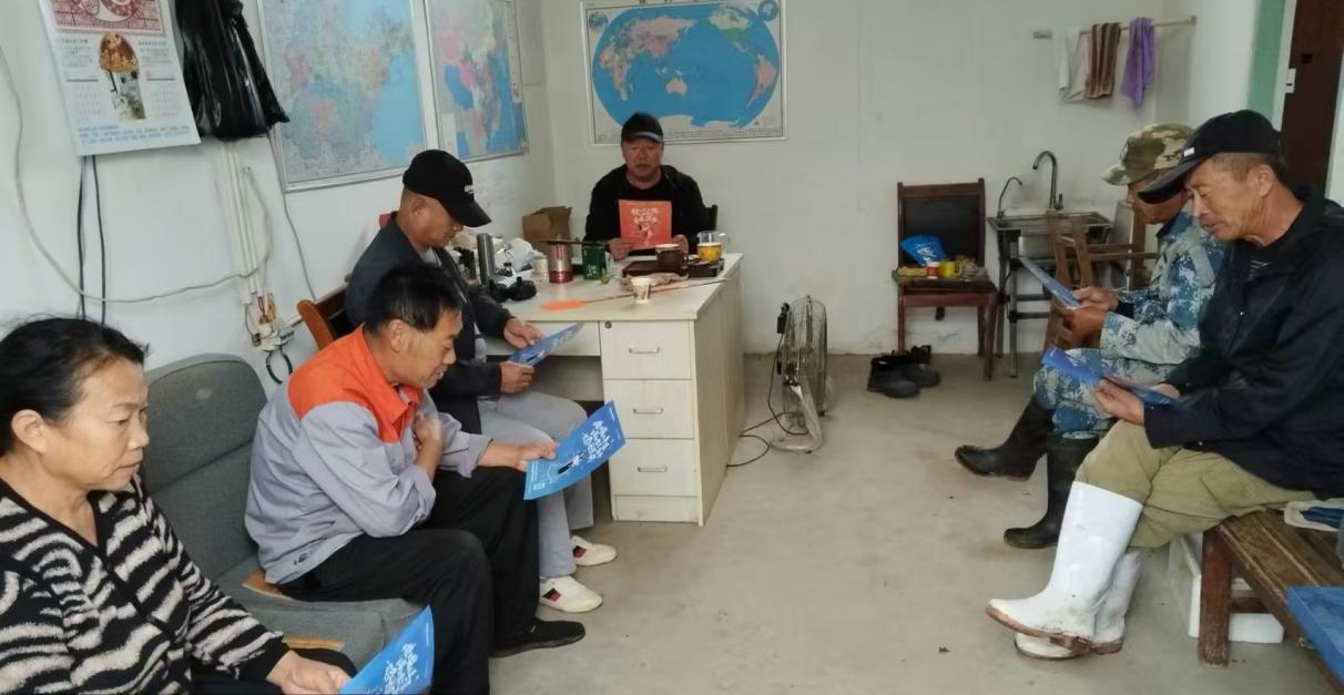 平安产险牟平支公司走进大窑镇南莒城村开展养殖险宣传活动