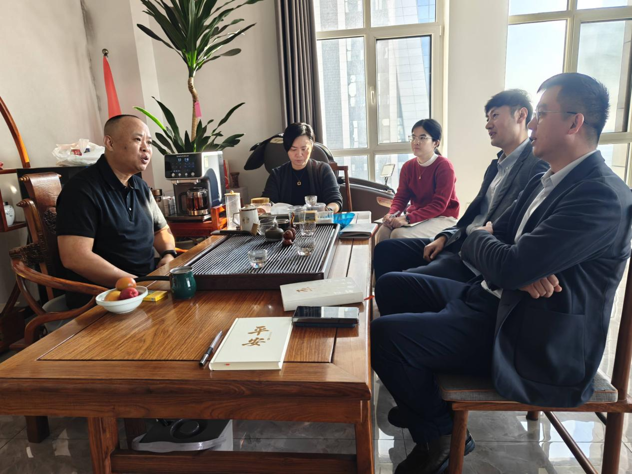 平安产险聊城中心支公司与聊城航空产业协会开展深度交流,共探“低空+保险”合作新机遇