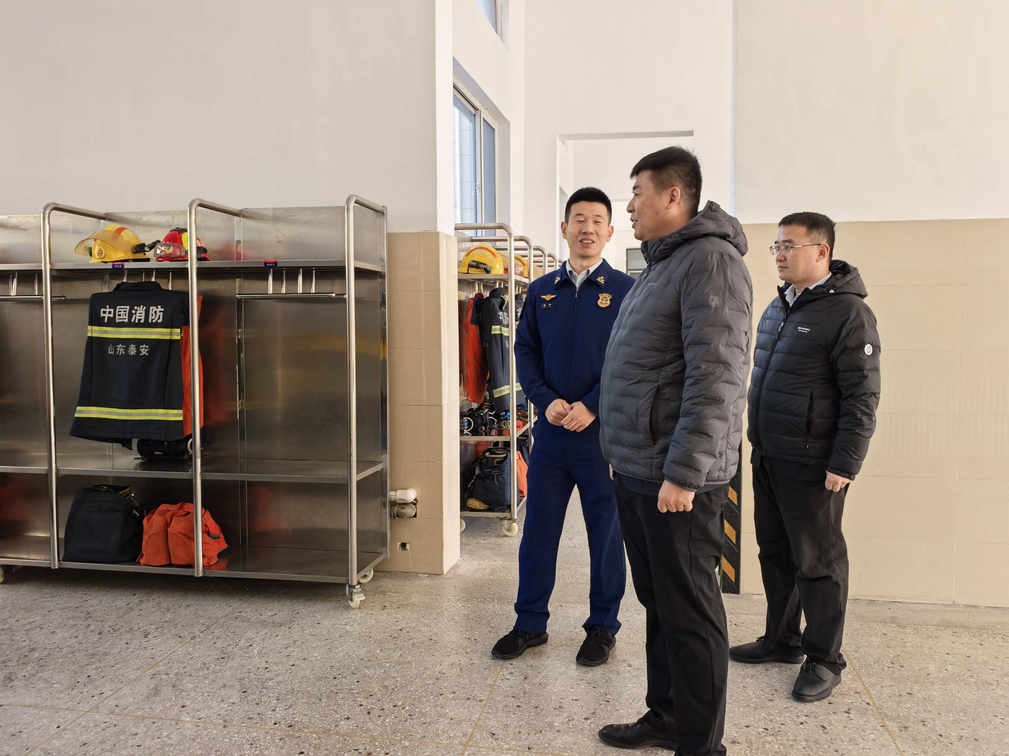 筑牢安全防线,共建平安家园——平安产险泰安中心支公司与泰安市消防救援支队携手开展党建共建活动