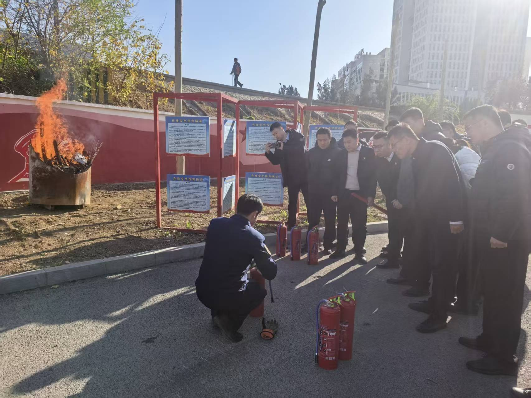 筑牢安全防线,共建平安家园——平安产险泰安中心支公司与泰安市消防救援支队携手开展党建共建活动