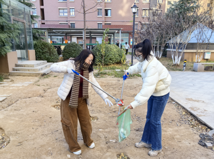 党建引领聚合力 环境整治齐步走——涵园新居社区与济南市委党校联合开展主题党日活动