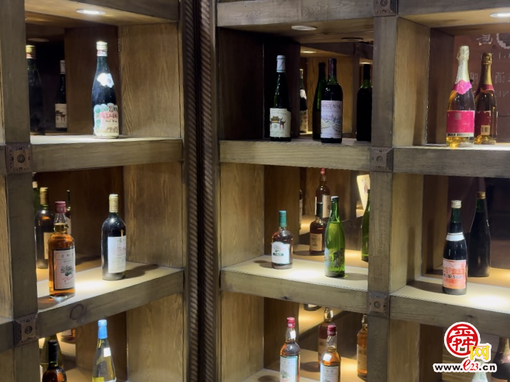 “云话山东”探访青岛：看“智能农机”与“庄园美酒”如何闯世界