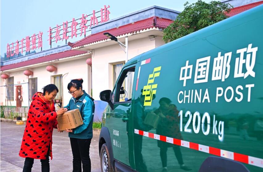 Годовой объем операций в китайском секторе экспресс-доставки впервые превысил 180 млрд посылок