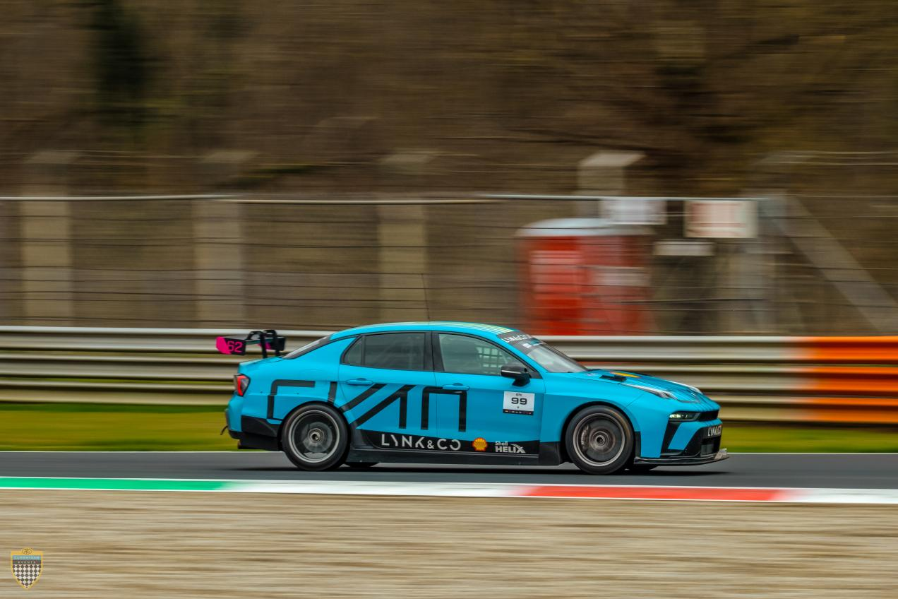 吉利汽车11月销量破31万,连续9个月同环比双增长