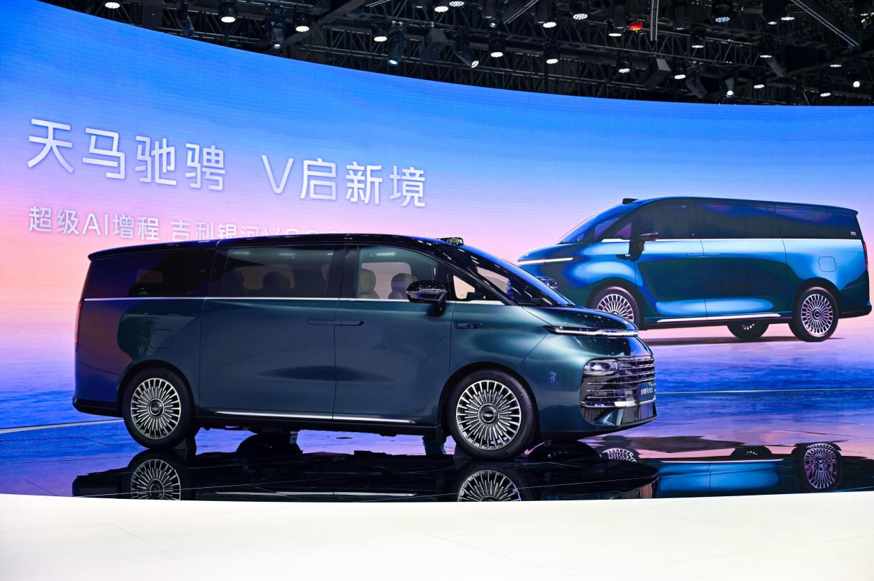 吉利汽车11月销量破31万,连续9个月同环比双增长